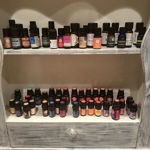MASSIVE!!! Scentsy diffuser oils and Diffuser lot. AROMATHERAPY 🧘